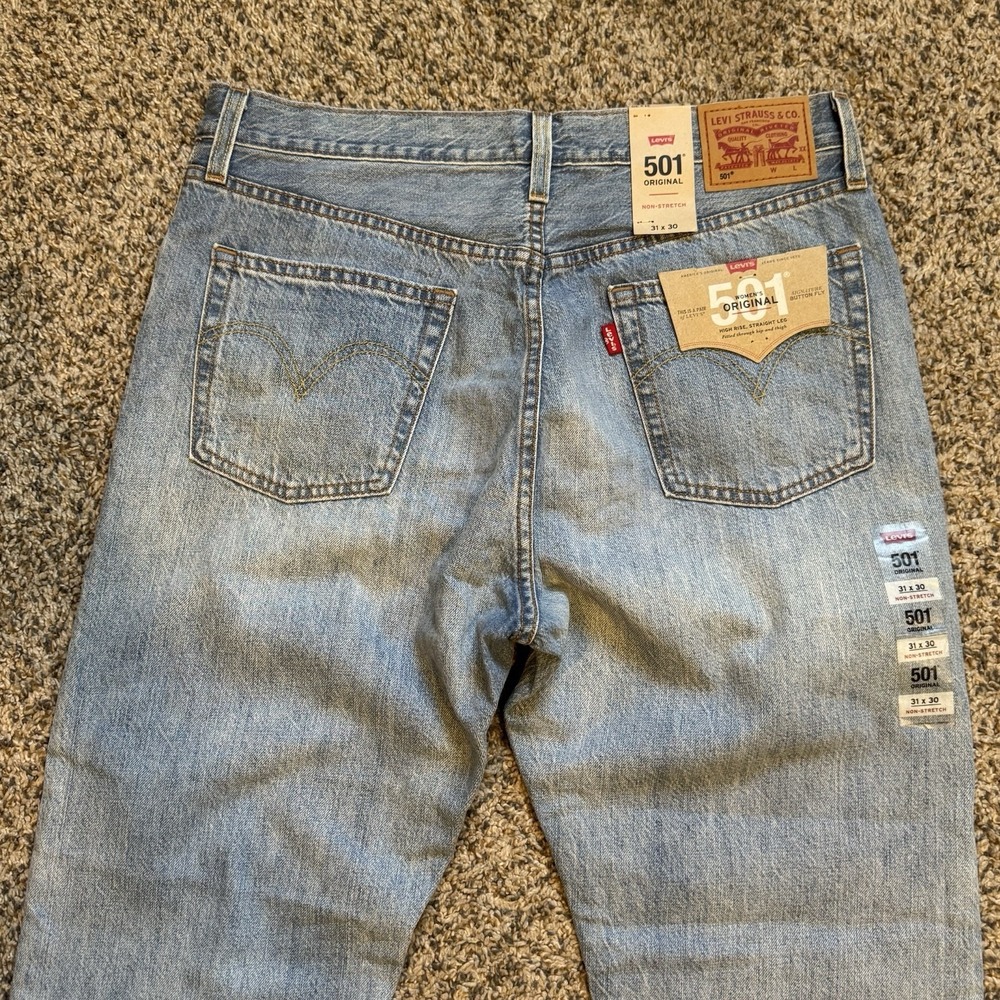 Levi's Womens 501 Original Fit Jeans 31x30 High Rise Ripped Non Stretch Straight - Picture 5 of 6